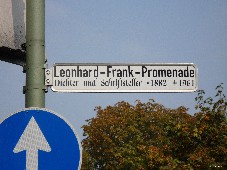 Straßenschild Leonhard-Frank-Promenade